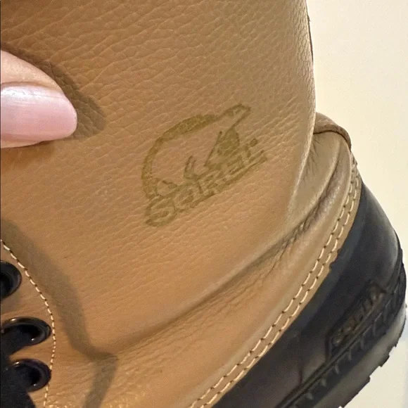 Sorel Tan and Black Boots with Faux Fur - Picture 2 of 8